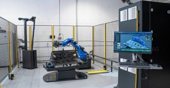 3D skener řady M na robotických buňkách poskytuje vyspělé řešení přizpůsobené specifickým požadavkům a výzvám každého zákazníka, které podporuje výrobce v jejich snaze o 100% kontrolu a dodávky bez vad (zdroj: Creaform) PR-CUBE-R M Series-4-2547