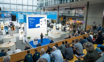 Předávání AMB Award 2026 se opět uskuteční na pódiu AMB Stage (Foto: Valentin Marquardt / Messe Stuttgart) Atrium AMB Stage-2638